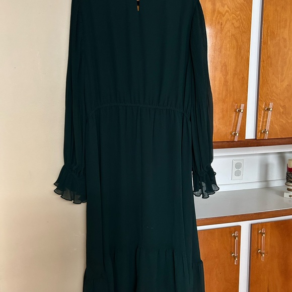 Woman’s XXL Christmas Dress - Picture 2 of 5